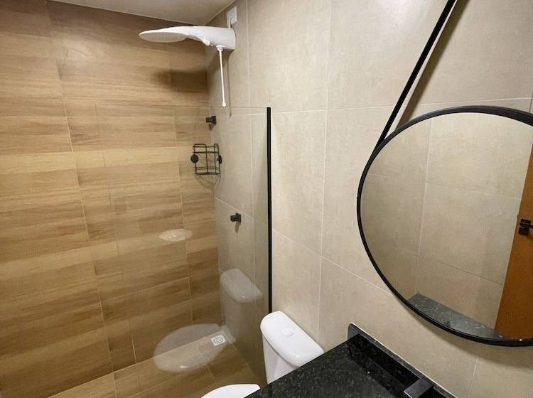 سوییت سوپریور, A Coroa Hostel & Suites