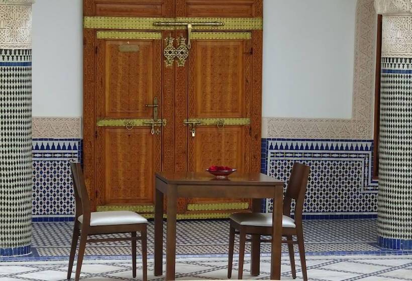 سوییت با چشم‌انداز باغ, Riad Sabah