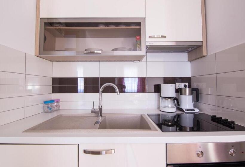 آپارتمان 2 خوابه با چشم‌انداز دریا, Villa Novak
