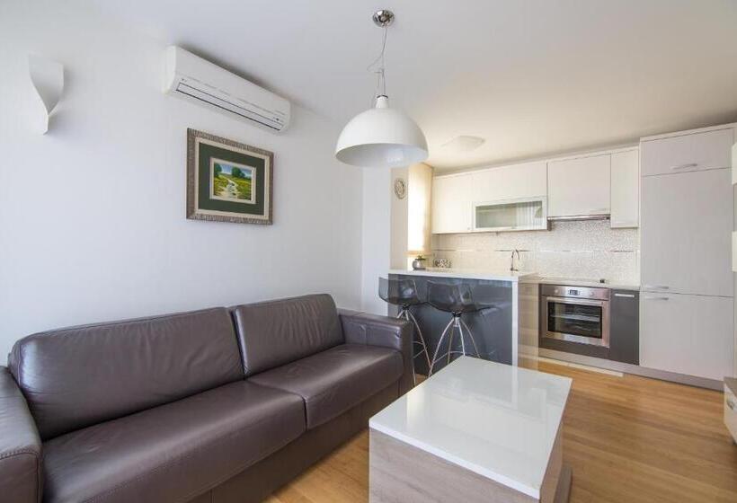 آپارتمان 1 خوابه با بالکن و چشم‌انداز دریا, Villa Novak