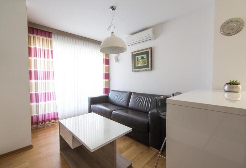 آپارتمان 1 خوابه با بالکن و چشم‌انداز دریا, Villa Novak