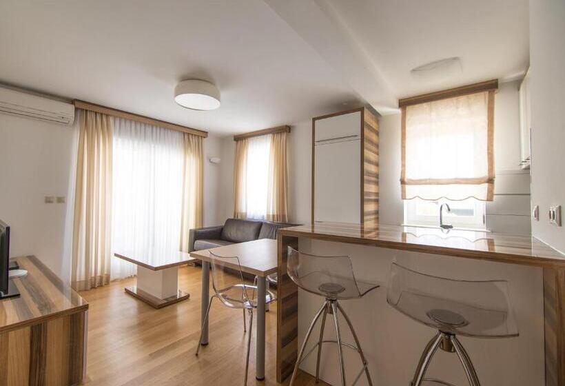 آپارتمان 1 خوابه با بالکن, Villa Novak