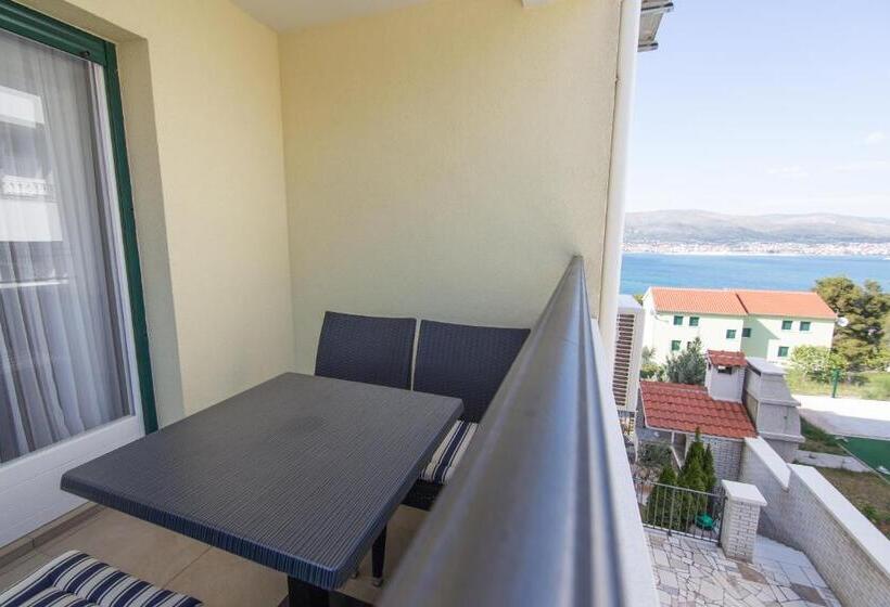 آپارتمان 1 خوابه با بالکن, Villa Novak
