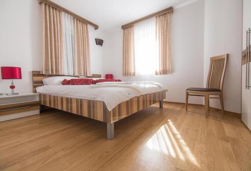 آپارتمان 1 خوابه با بالکن, Villa Novak