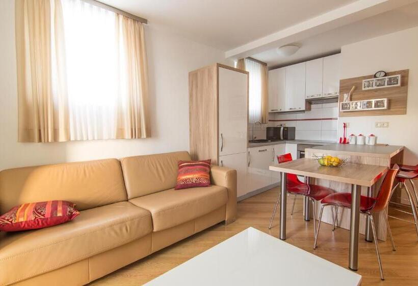 آپارتمان 1 خوابه با بالکن, Villa Novak