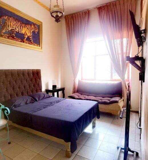 اتاق استاندارد, The Roof Backpackers
