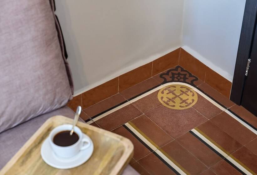 Deluxe Suite, Mosaic