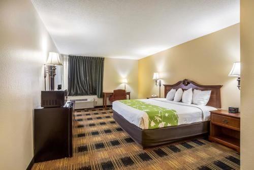 Стандартный Номер Кровать Кинг, Econo Lodge Inn & Suites