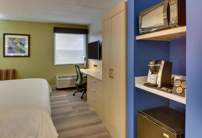 Номер Стандарт Адаптированный для Инвалидов, Holiday Inn Express Pittston  Scranton Airport, An Ihg