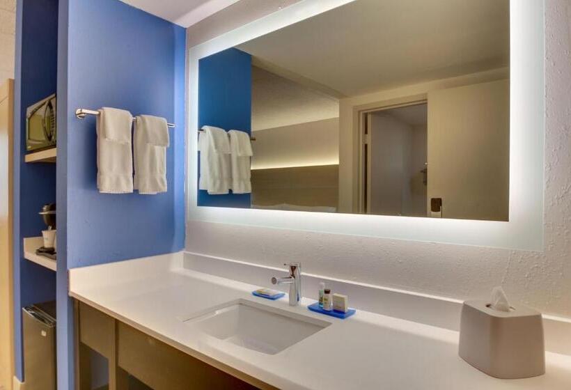 Люкс Адаптированный для Инвалидов, Holiday Inn Express Pittston  Scranton Airport, An Ihg