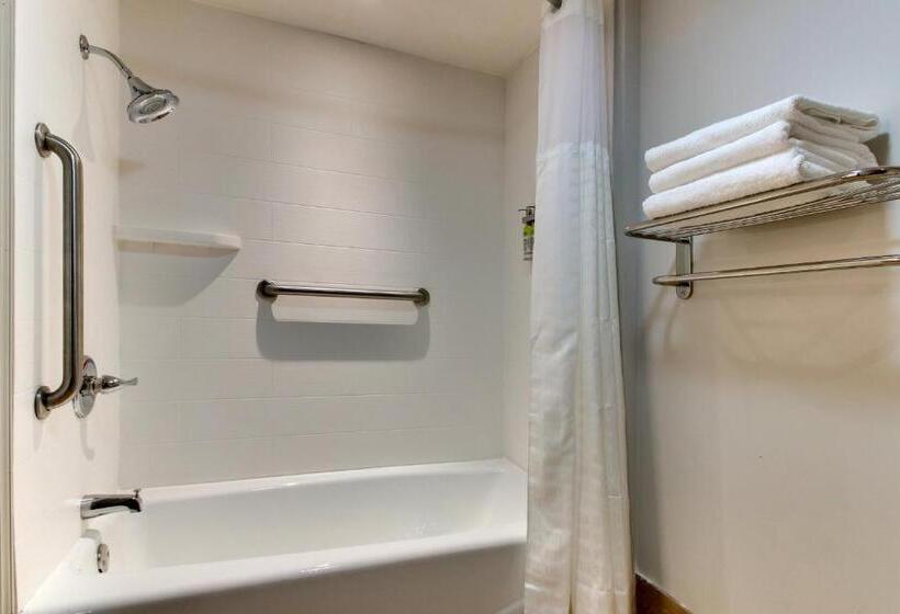 Люкс Адаптированный для Инвалидов, Holiday Inn Express Pittston  Scranton Airport, An Ihg