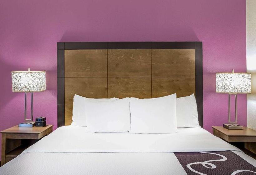 스탠다드 룸 킹사이즈 침대, La Quinta By Wyndham Hartford Bradley Airport