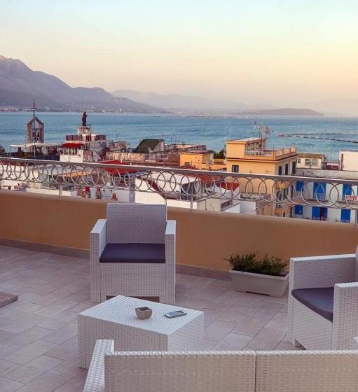 اتاق لوکس, La Terrazza Dei Colori