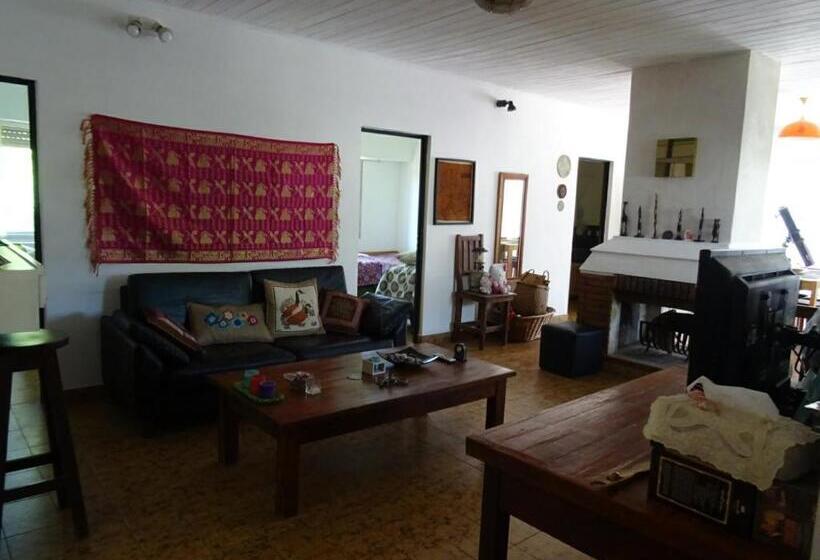 Дом 3 Спальни, Gaia Hostal