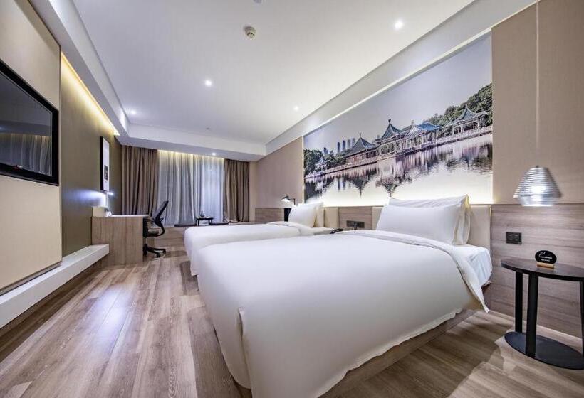 Номер Superior, Atour Hotel Wuhan Tianhe Airport Tenglong Avenue Subway Station
