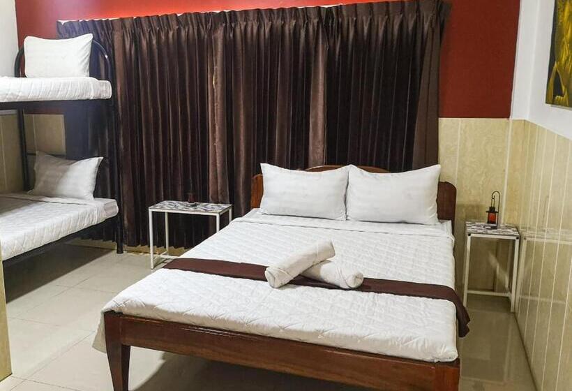 اتاق خانوادگی, Route 76 Guest House