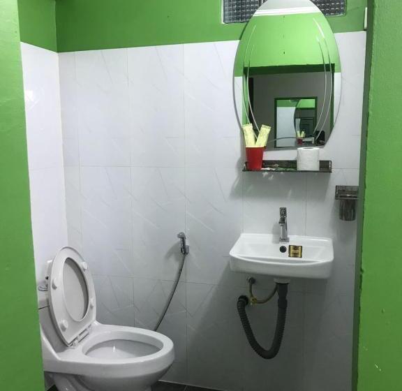 اتاق اکونومی, Route 76 Guest House