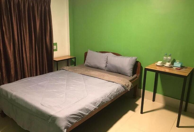 سوییت دوبلکس, Route 76 Guest House