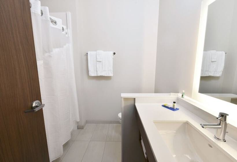 Номер Стандарт, Holiday Inn Express & Suites   Madisonville, An Ihg