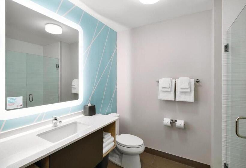 Номер Стандарт, Avid Hotel Perry National Fairground Area, An Ihg