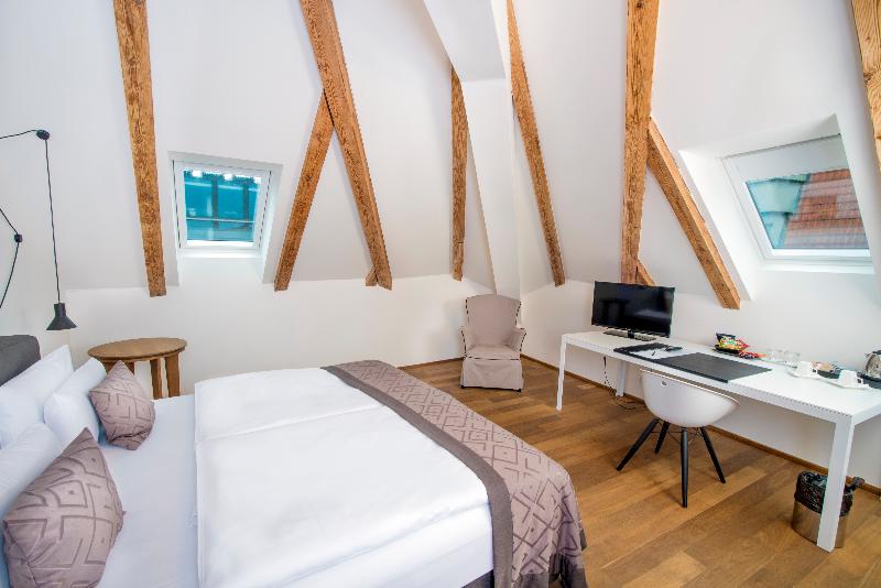 Номер Стандарт Кровать Кинг Адаптированный для Инвалидов, Avid Hotel Perry National Fairground Area, An Ihg