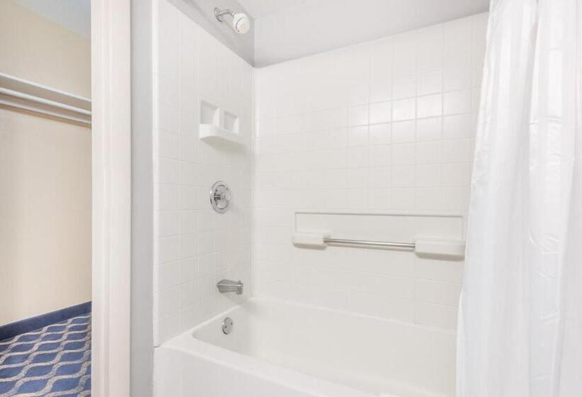 Стандартный Номер Кровать Кинг, Aderi Hotel Near Casino