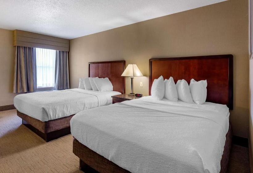 חדר סטנדרט עם מרפסת, Best Western Plus Inn At Hunt Ridge