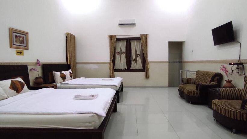 سوییت خانوادگی, Ndalem Katong Guest House Ponorogo
