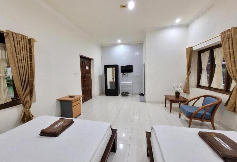 سوییت خانوادگی, Ndalem Katong Guest House Ponorogo