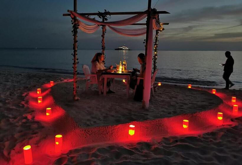 اتاق استاندارد, Blue Water Thoddoo Inn