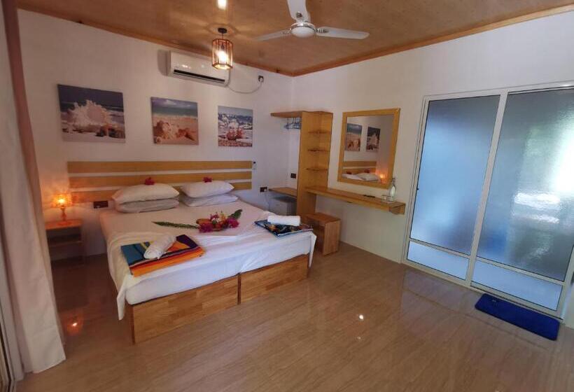 اتاق لوکس, Blue Water Thoddoo Inn