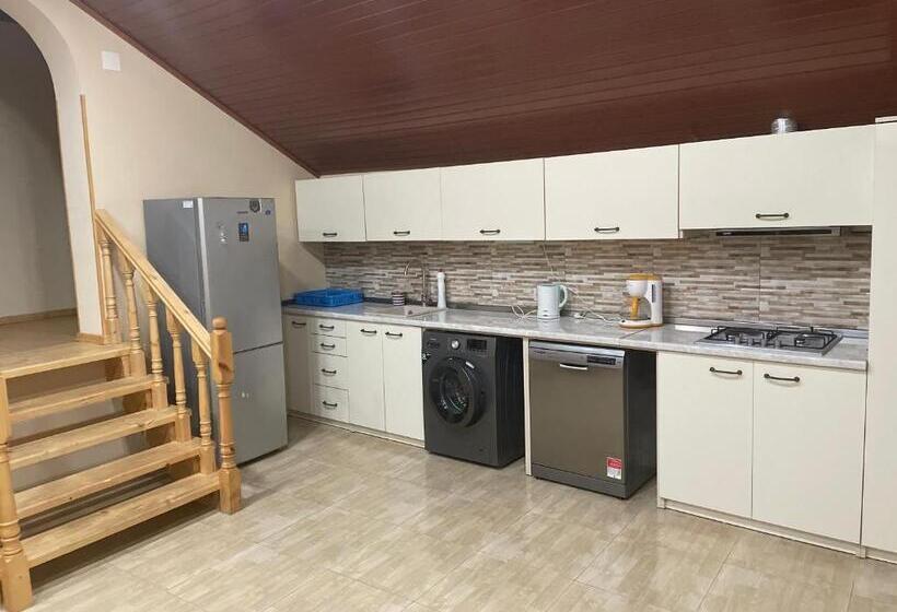 اتاق استاندارد سه نفره, Mtskheta Wellpoint Arsukidze 48