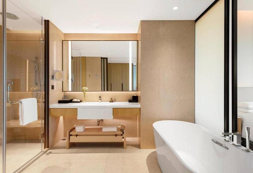 キングサイズベッドのデラックスルーム, Suining Marriott