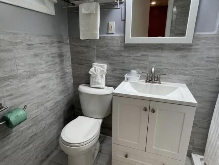 豪华单人间, Aquastar Inn