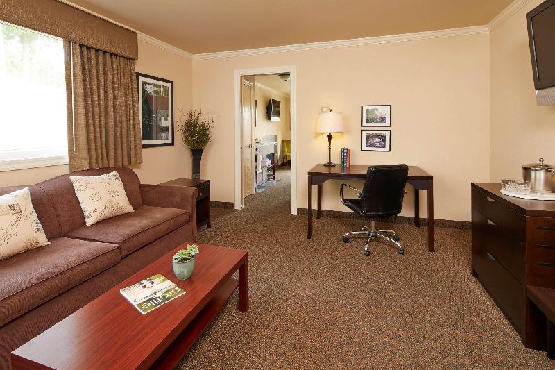 Люкс Кровать Кинг, Best Western Wesley Inn & Suites