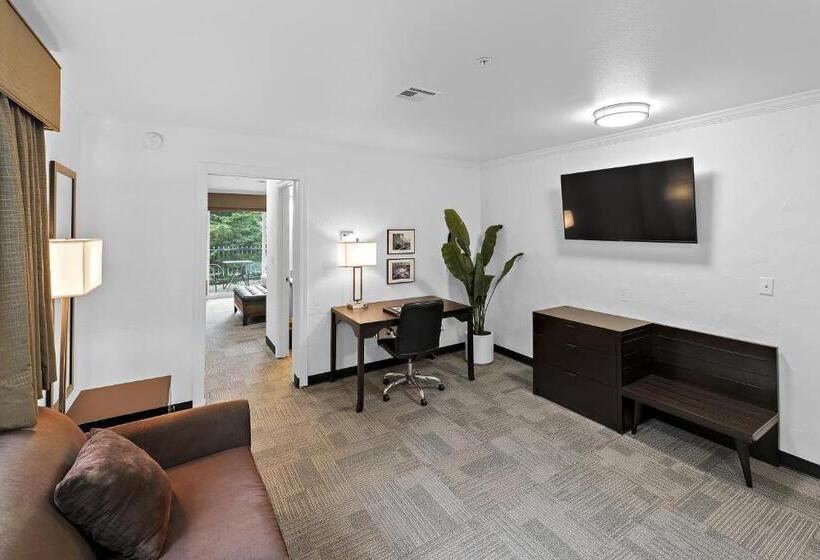 Люкс Кровать Кинг, Best Western Wesley Inn & Suites