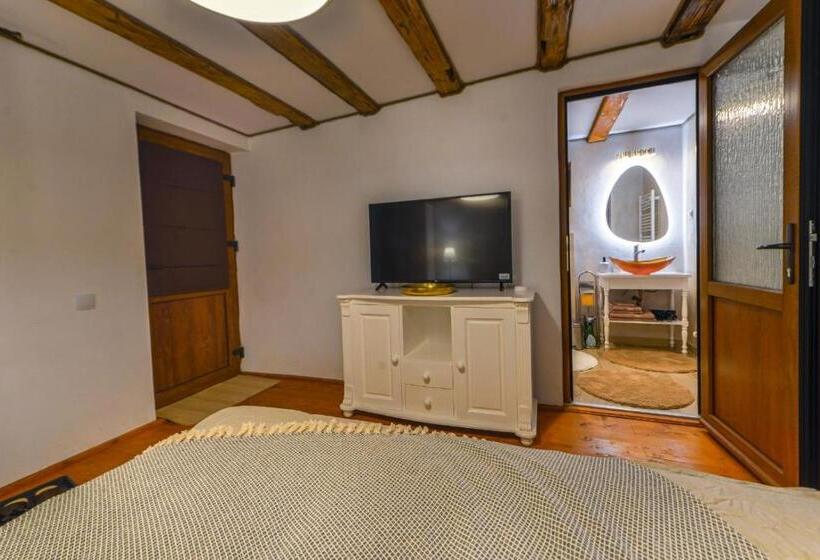 اتاق سوپریور با تخت بزرگ, Flori Haus Saschiz