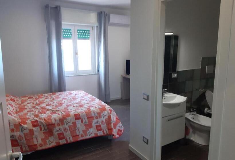 اتاق لوکس با چشم‌انداز دریا, Borgo Marinaro