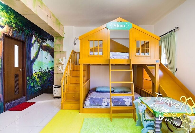 اتاق خانوادگی, J.s 23 Kids Homestay