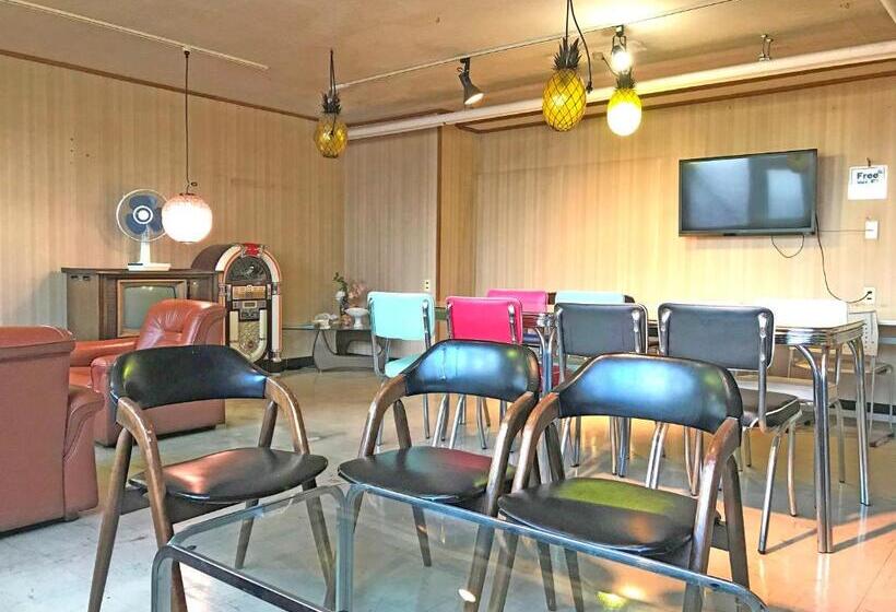 חדר סטנדרט לארבעה, Clover House Sapporo
