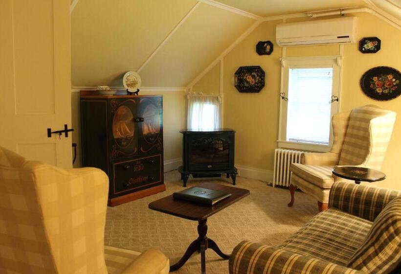 스위트 퀸침대, Captain's House Inn
