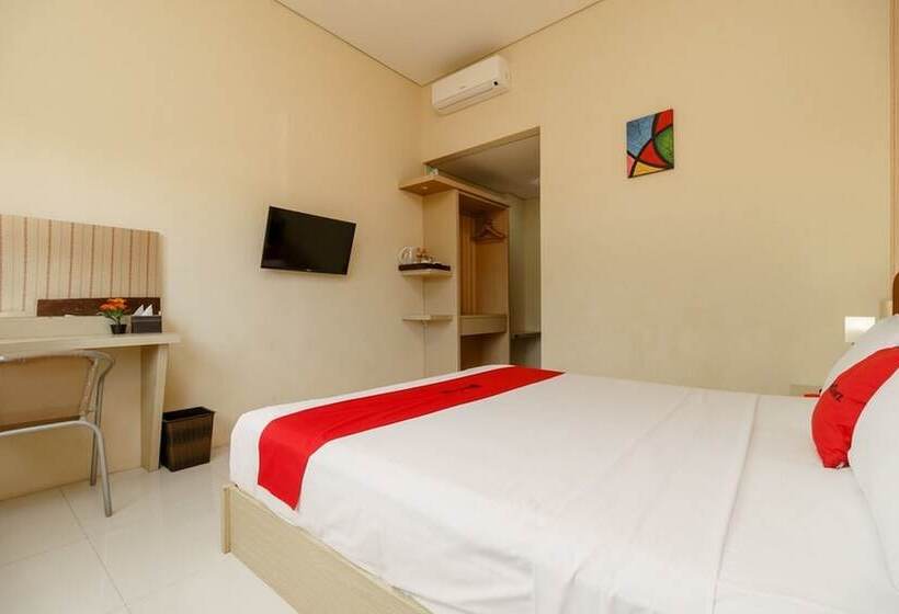 Номер Economy, Reddoorz Plus Near Sangkareang Park