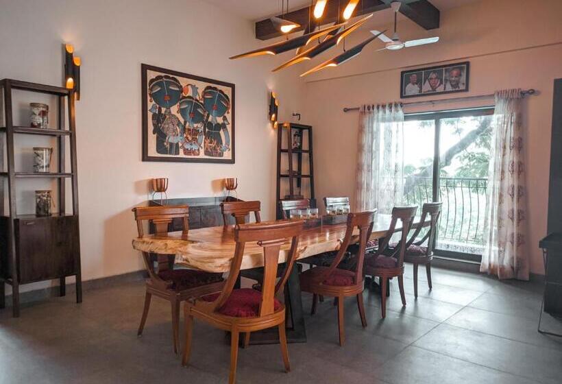 سوئیت پرزیدنت, The Summer House, Pachmarhi   Am Hotel Kollection