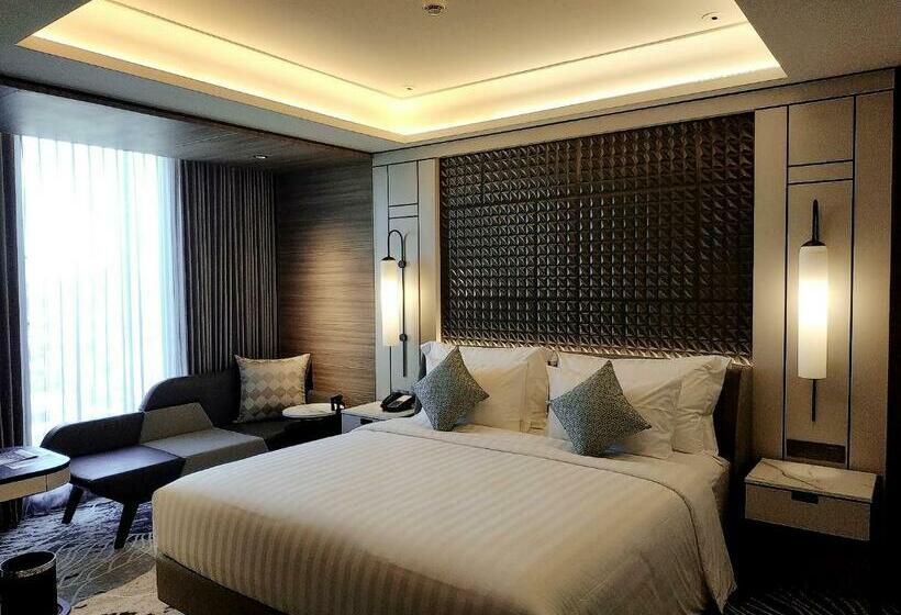 سوئیت اجرایی با تخت کینگ, Movenpick Surabaya City
