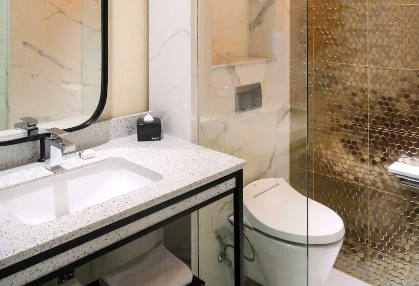 اتاق لوکس با چشم‌انداز شهر, Movenpick Surabaya City