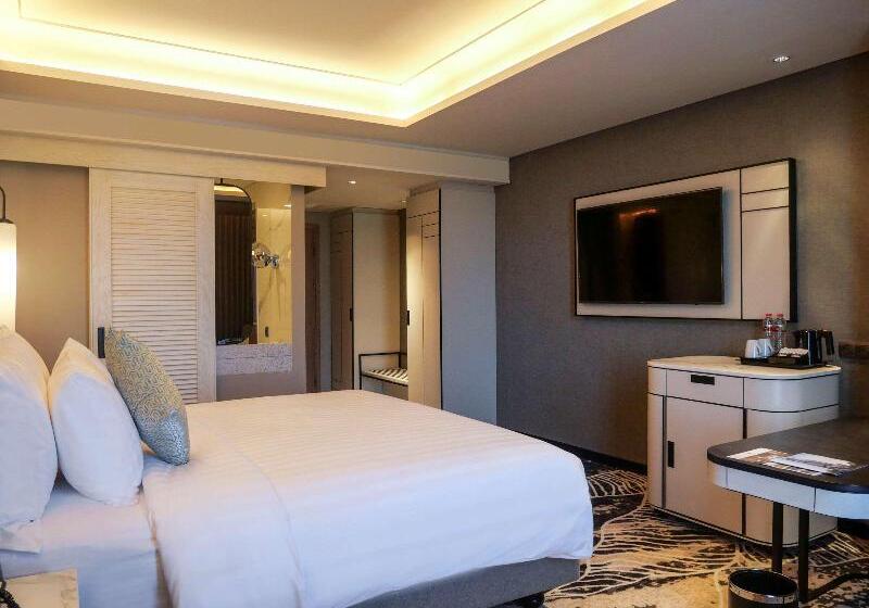 اتاق لوکس با چشم‌انداز شهر, Movenpick Surabaya City