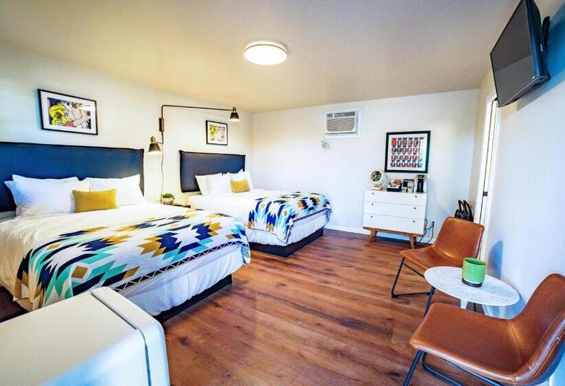 Номер Deluxe, Stonewall Motor Lodge