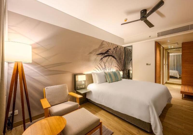 Люкс Вид на Бассейн, Stay Wellbeing & Lifestyle Resort