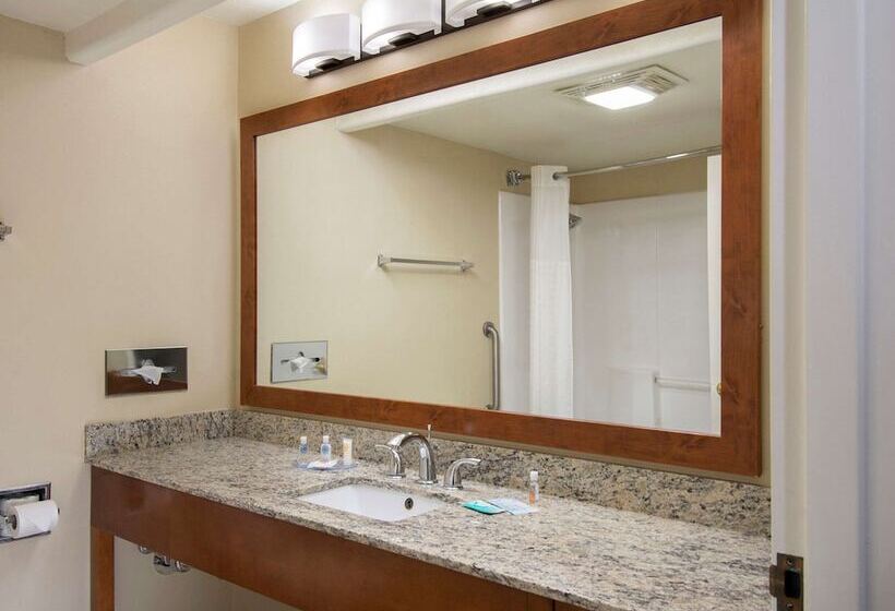 Люкс, Comfort Inn