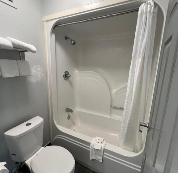 四人标准间, Quality Inn